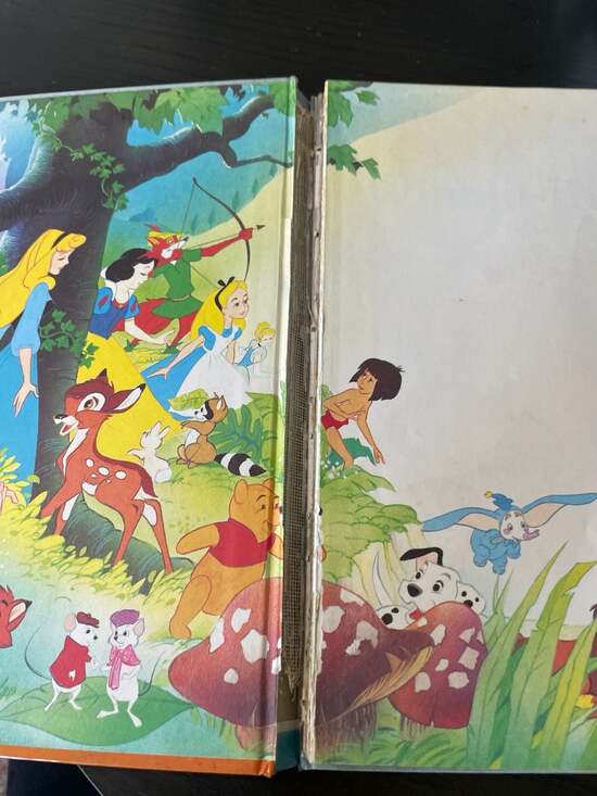 Vintage 1986 Walt Disney's Winnie-the-Pooh Hardcover Book - Picture 2 of 7